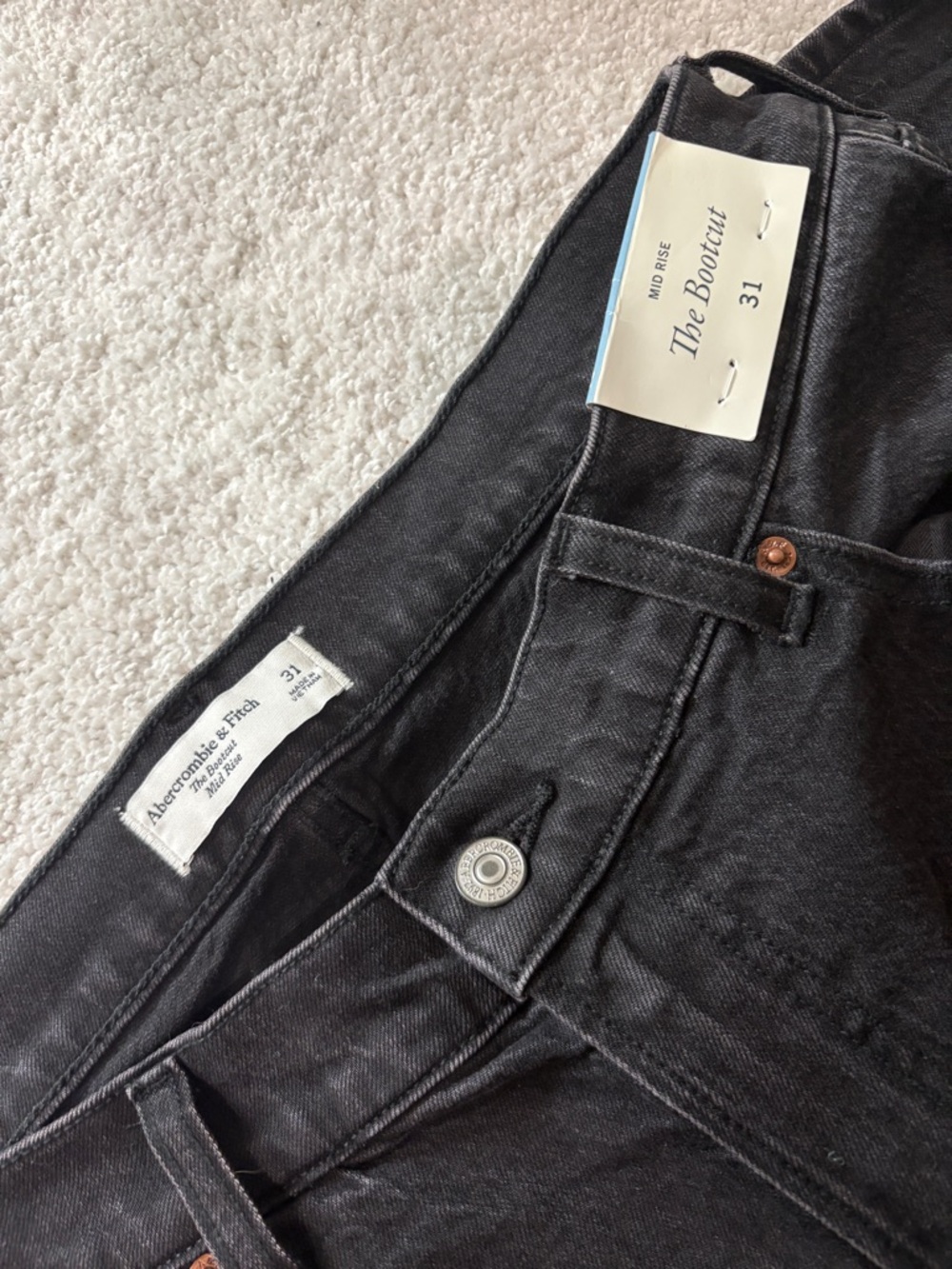 NWT Abercrombie & Fitch The Bootcut Jeans MID-rise, black size 31